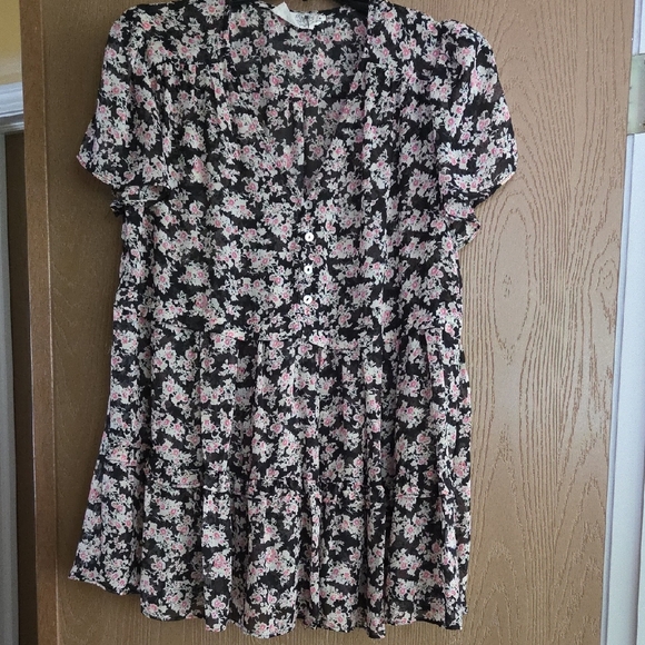 everleigh Tops - Everleigh Black, White & Pink Floral Buttoned Teired Sheer Blouse...med